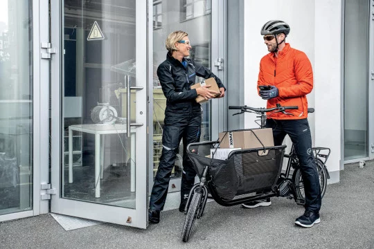 Delivery driver using Uvex Pheos Sunglasses